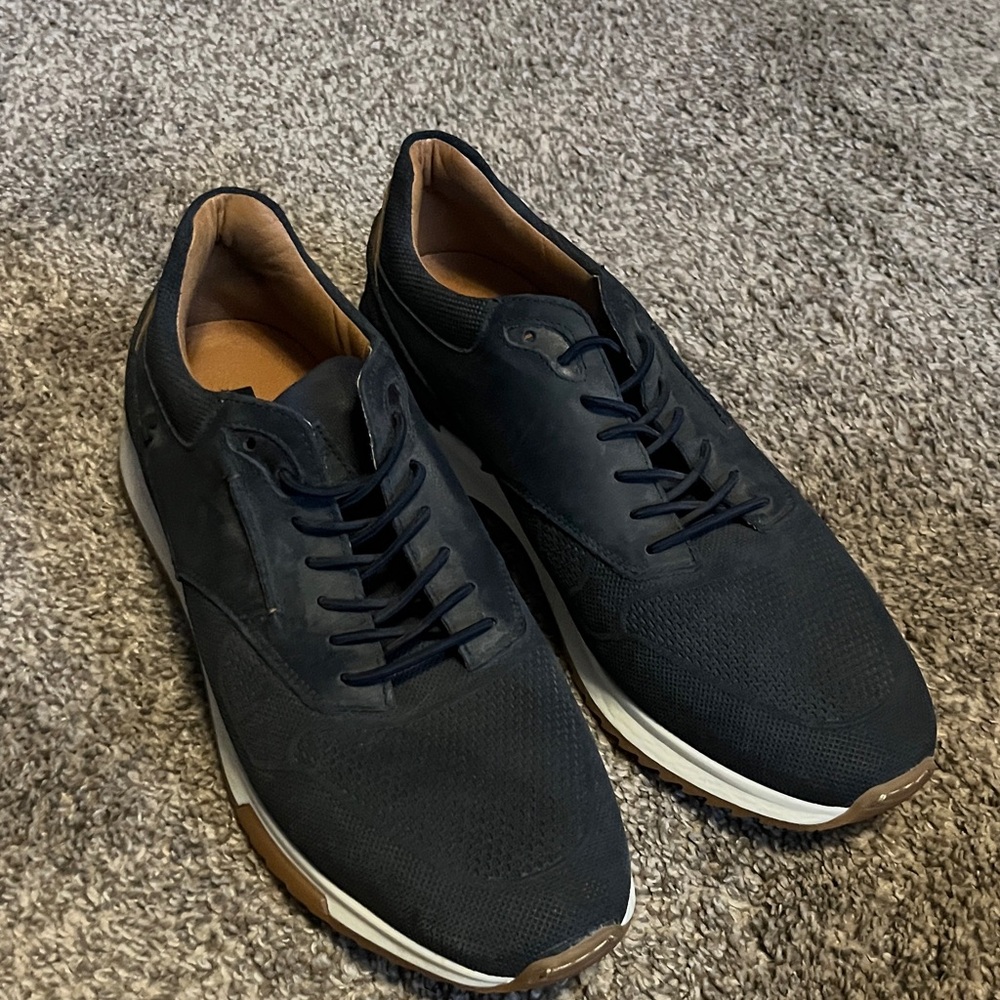 Men's Navy Leather Sneakers